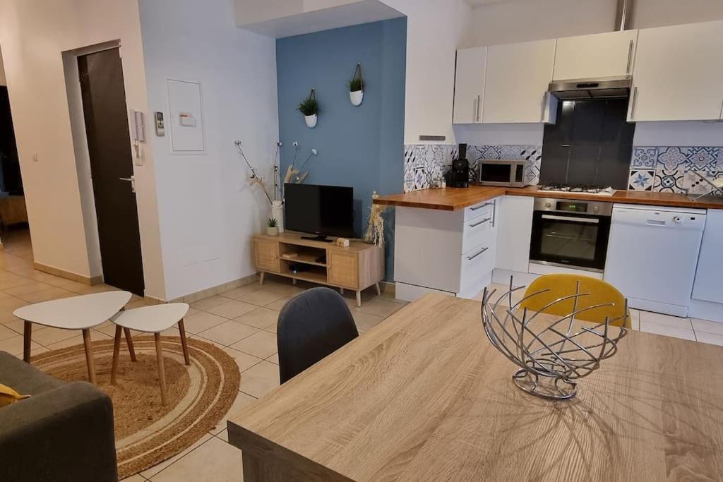 Agreable Appartement Avec 2 Places De Parking Dans Le Garage Béziers Eksteriør bilde
